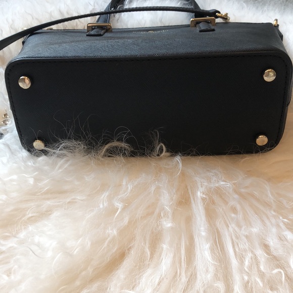 Kate spade purse!🤍 - Picture 2 of 7